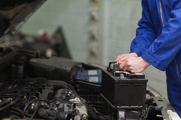 5 Simple Car Battery Maintenance Tips